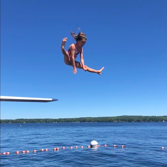 Meet your Posher, Carly - Picture 1 of 3